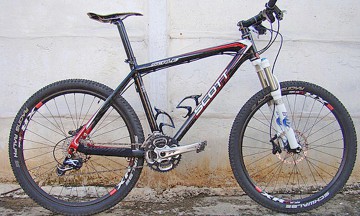 Doi tineri au furat biciclete dintr-o locuinţă din Agigea